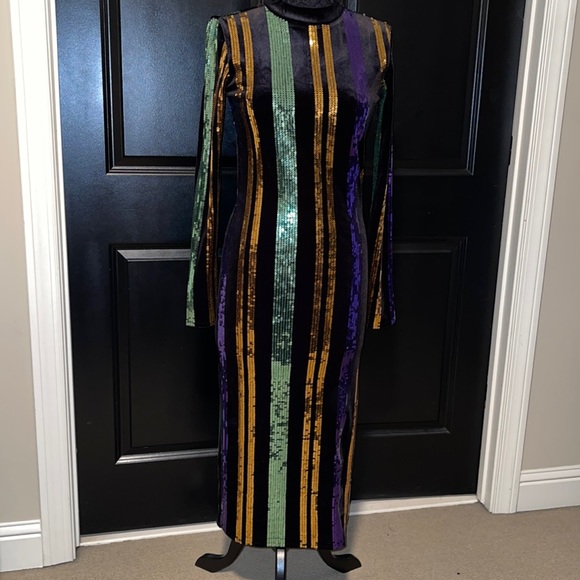 Zara Accessories - Zara Trafaluc velvet and sequin dress